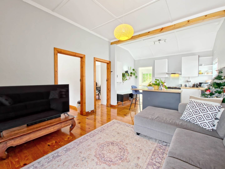 To Let 2 Bedroom Property for Rent in Vredehoek Western Cape